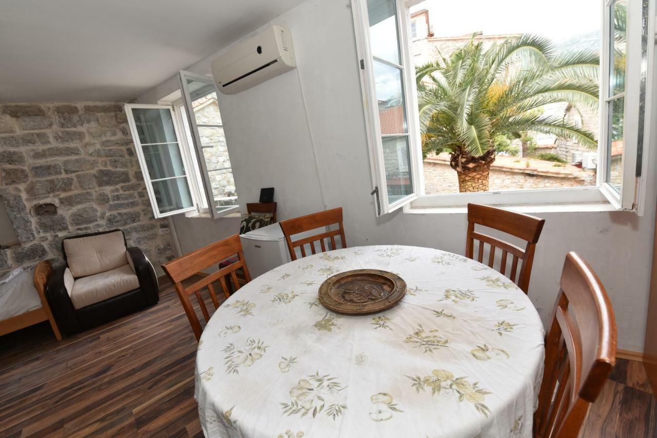 Hostel Michel บุดวา ภายนอก รูปภาพ