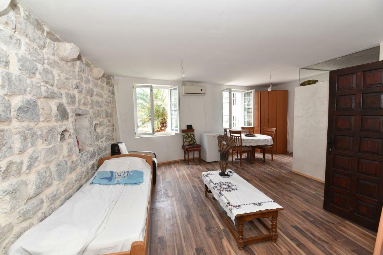 Hostel Michel บุดวา ภายนอก รูปภาพ