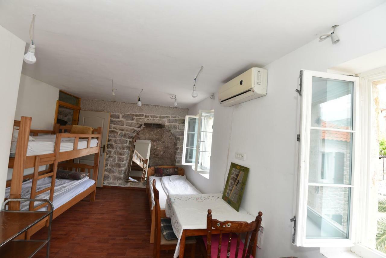 Hostel Michel บุดวา ภายนอก รูปภาพ