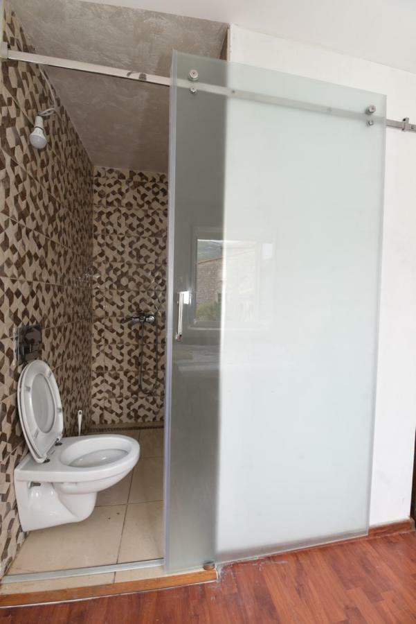 Hostel Michel บุดวา ภายนอก รูปภาพ